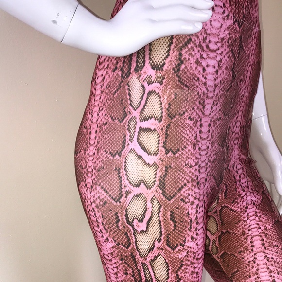 SALE! Snake Print Leggings - Picture 4 of 7